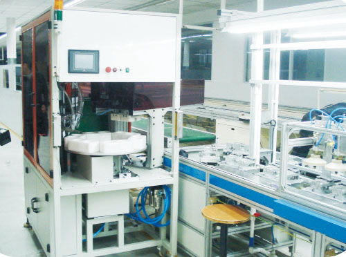 Automatic assembly machine